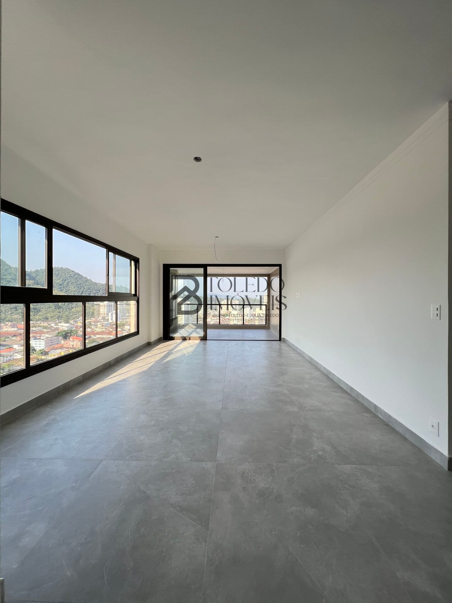 Apartamento Alto Padrão com 3 dormitórios com suítes no Canto do Forte