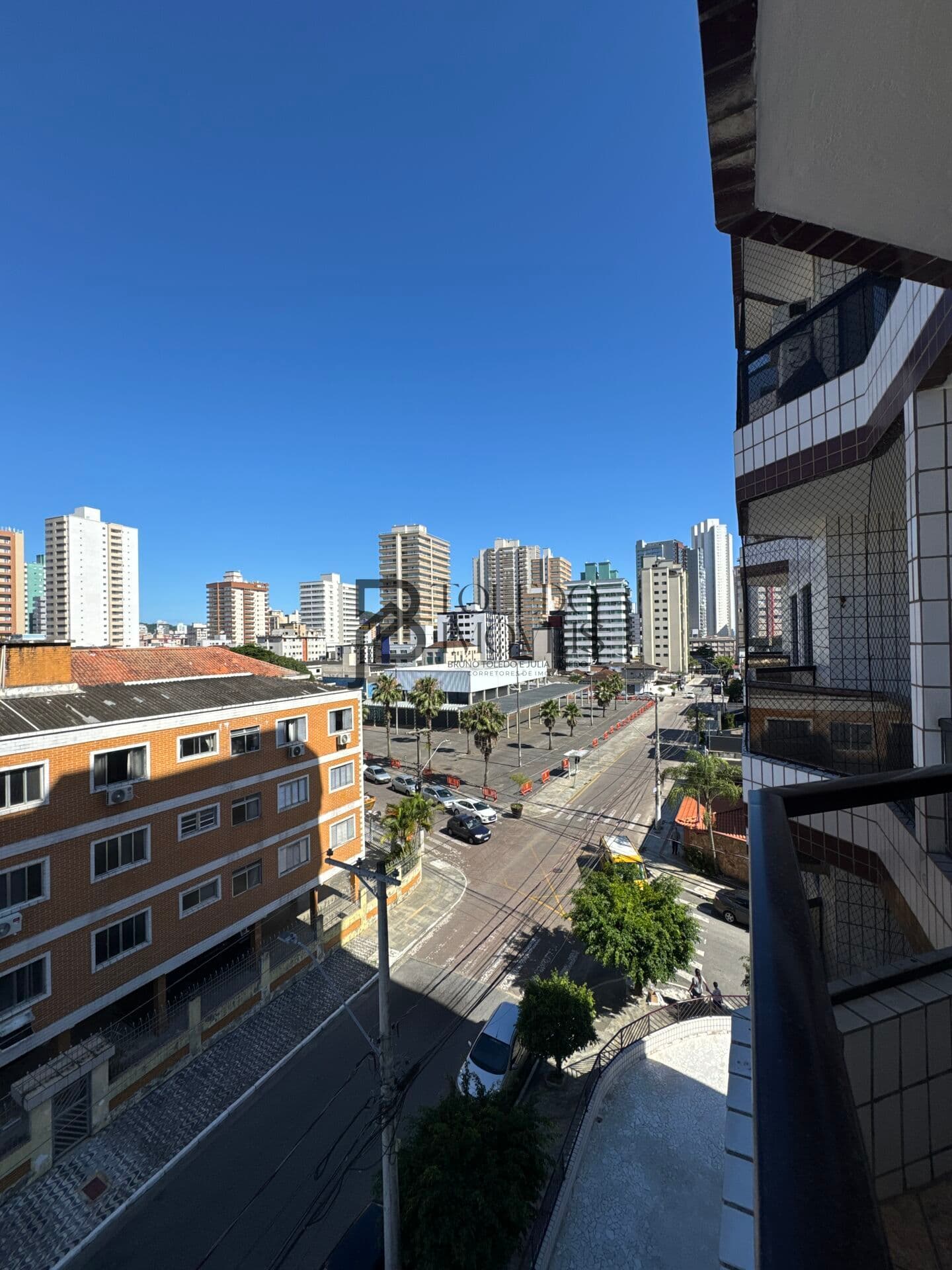 APARTAMENTO DE 02 DORMITÓRIOS COM 01 SUÍTE E 01 VAGA À VENDA R$ 400.000,00 – BOQUEIRÃO, PRAIA GRANDE
