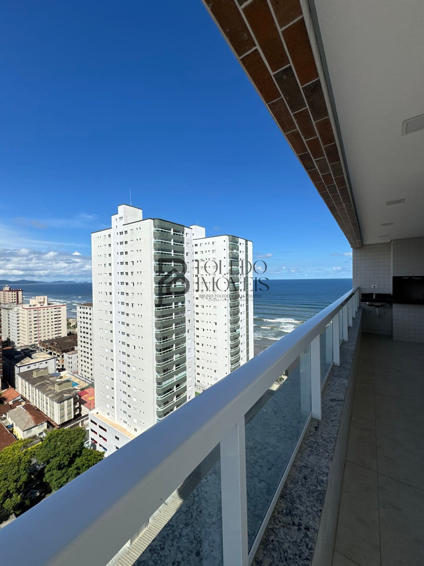 Apartamento 2 Dormitórios com suítes no bairro Caiçara - Praia Grande