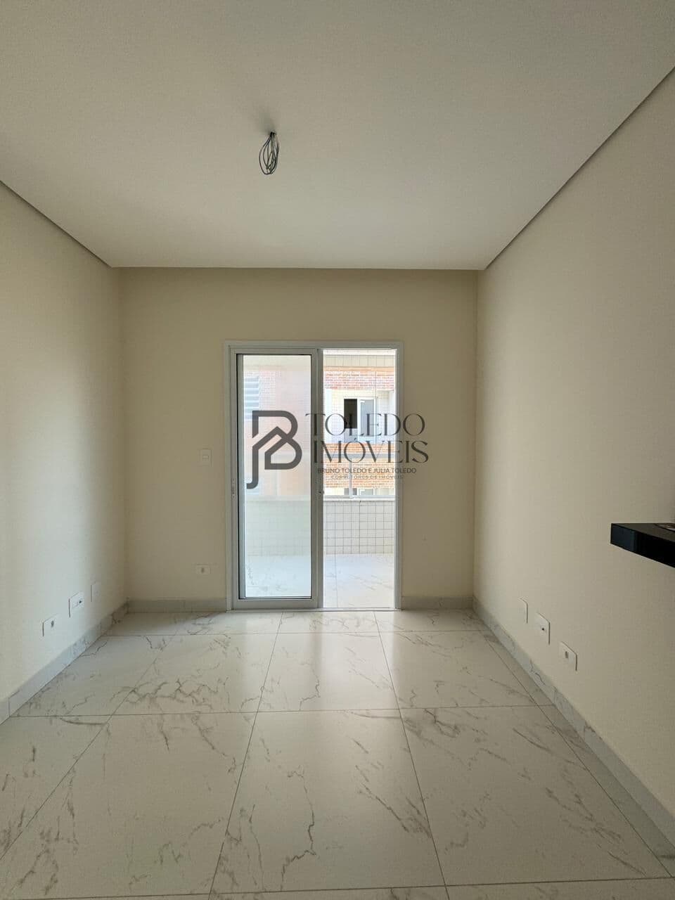 Apartamento 2 Dormitórios sendo 1 suíte no bairro Caiçara - Praia Grande