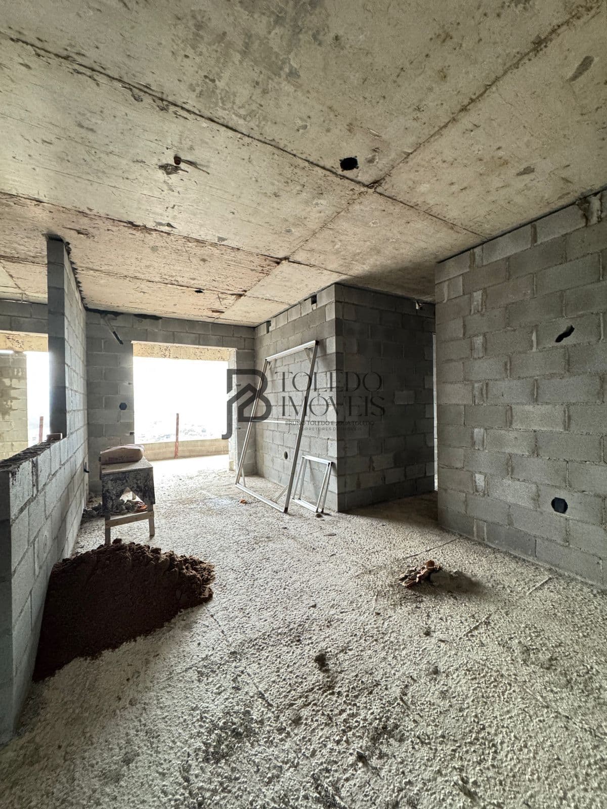 Apartamento de 01 suítes + lavabo, 02 vagas de garagem, parcelamento 180 meses direto com a construtora