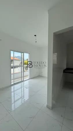 Casa em Condomínio de 2 Dormitórios no bairro Tude Bastos em Praia Grande