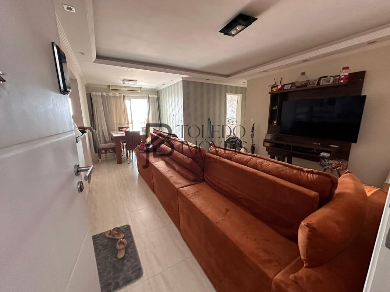 Apartamento de 2 Dormitórios sendo 1 suíte no bairro Guilhermina - Praia Grande