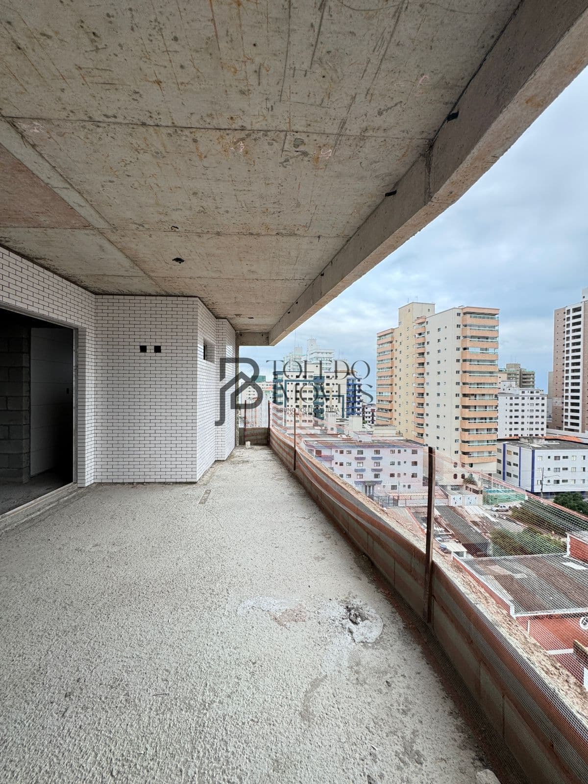 Lançamento 03 dormitórios com 02 suítes. frente rua e vista mar, Aviação - PG, financiamento em até 180 meses com a construtora