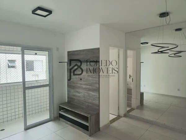 Apartamento 2 Dormitórios sendo 1 suíte no Bairro Guilhermina, Praia Grande!
