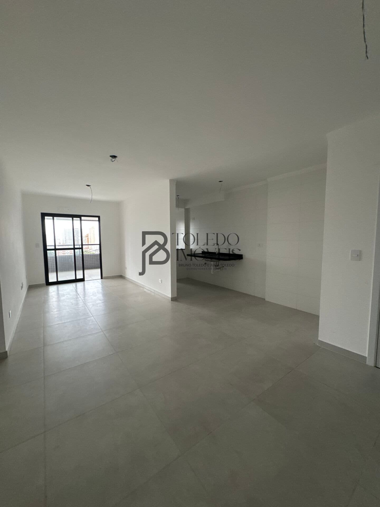 Apartartamento de 3 Dormitórios com suíte no bairro Canto do Forte - Praia Grande