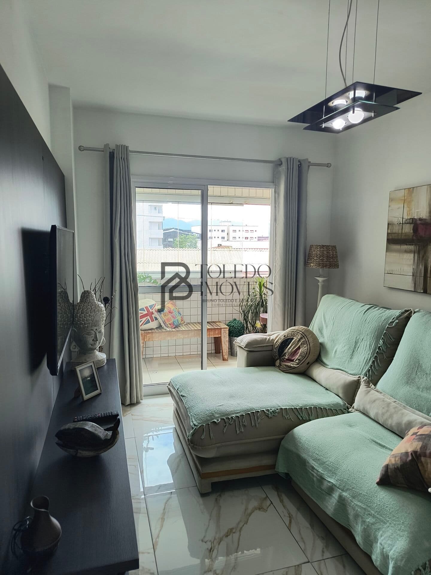 Apartamento de 2 dormitórios sendo 1 suíte no bairro Guilhermina - Praia Grande