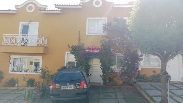 CASA EM CONDOMÍNIO!