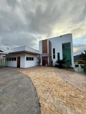 CHACARA MODERNA EM CONDOMINIO FECHADO COM 2.600M ² - Bom Jesus dos Perdoes.