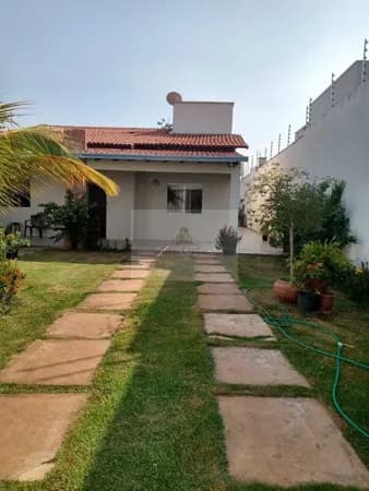 Casa Padrão à Venda- Parque das Mansões