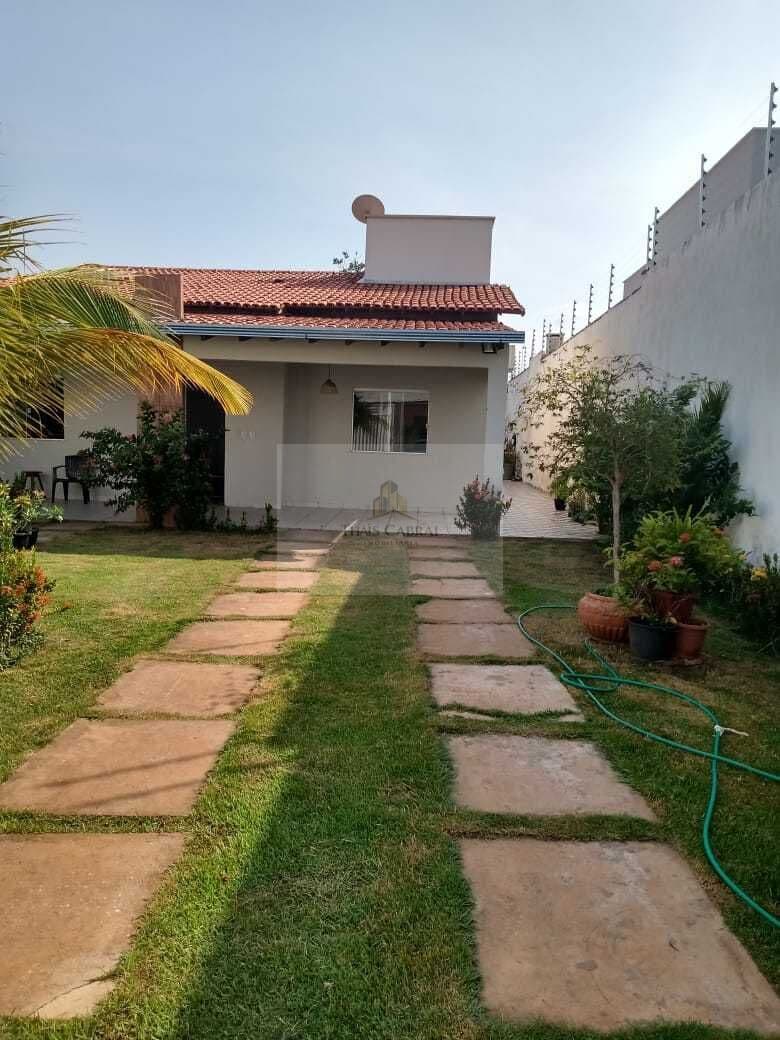 Casa Padrão à Venda- Parque das Mansões