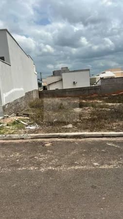 Terreno a venda em Condomínio - Mansões Paris
