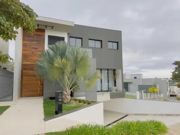 Residência de Alto Padrão em Terreno Unificado – 820 m² | 401 m² Construídos