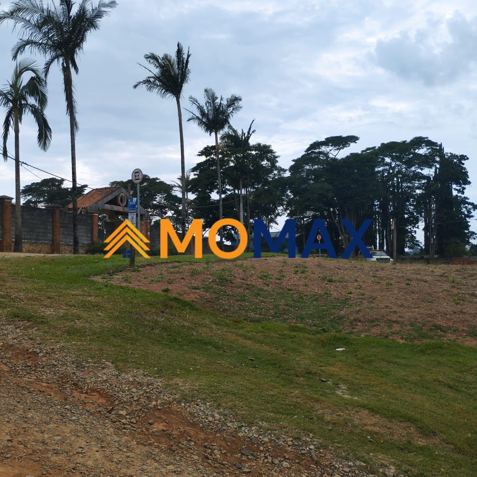 Terreno de Esquina Plano à Venda no Condomínio Granja Cristiana – 360 m²