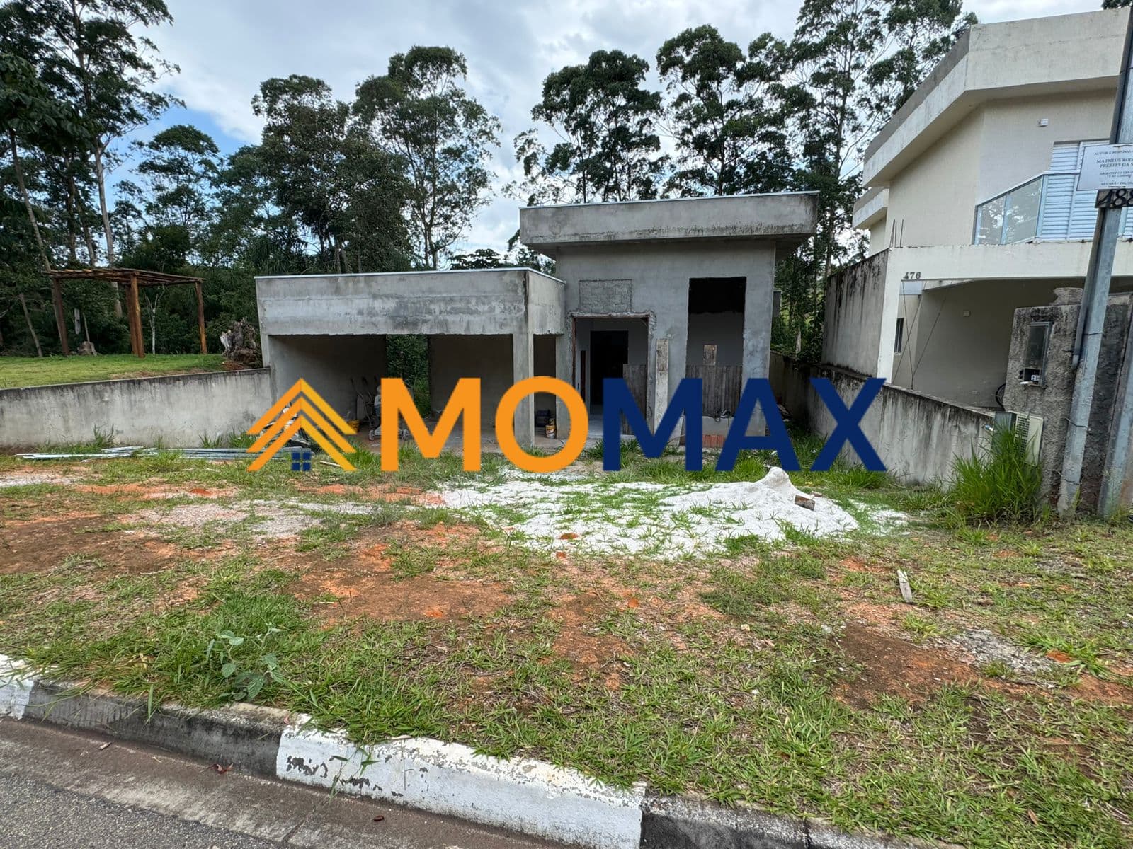 Casa em Condomínio em construção