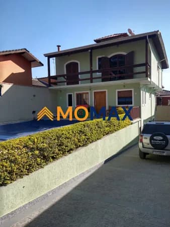 Sobrado em condomínio, com piscina a 30 minutos da Faria Lima