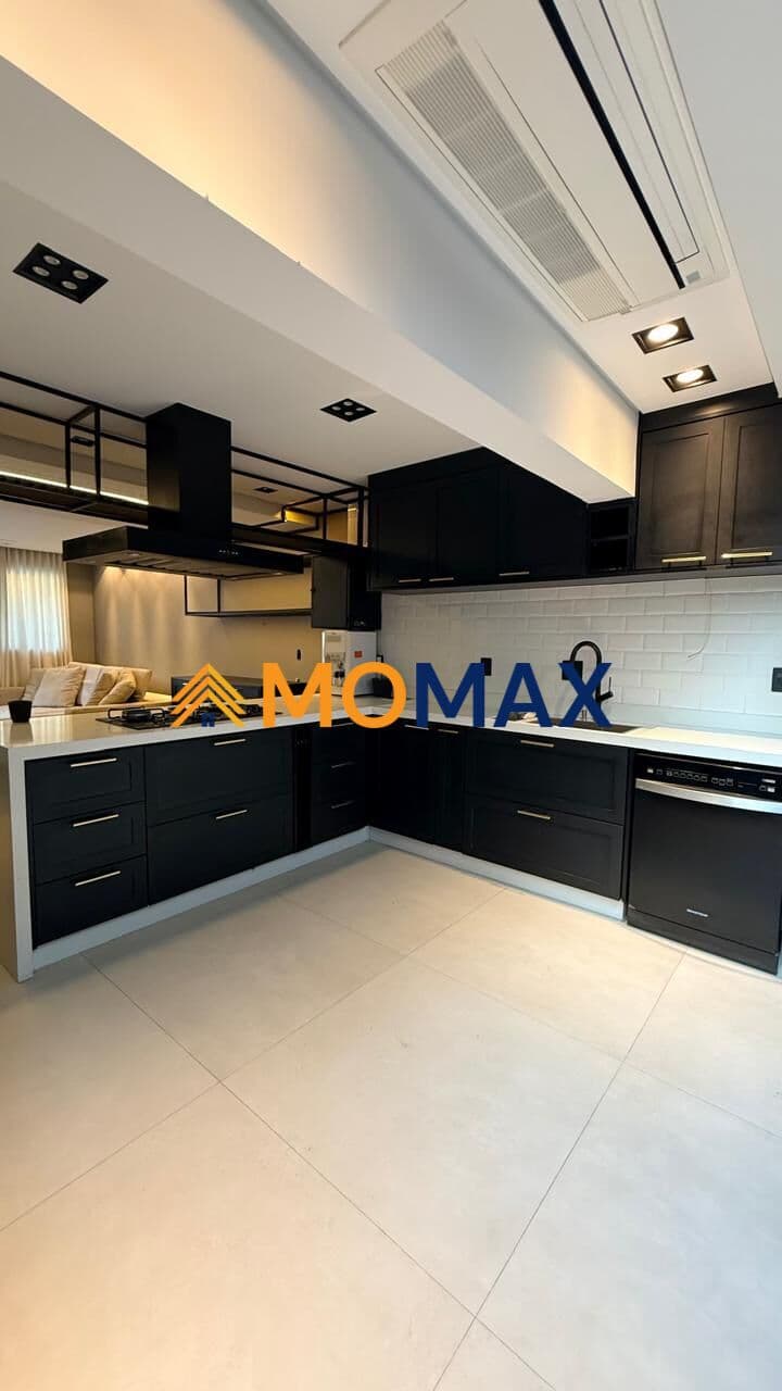 Casa Triplex Semi-Mobiliada com Rooftop no Authentic Granja Viana | 3 Dormitórios, Suíte e Área Gourmet