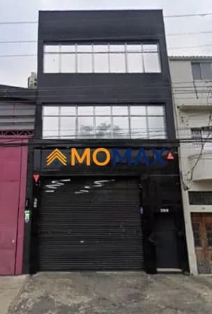 Ponto Comercial Amplo e Versátil com 4 Banheiros e Terraço