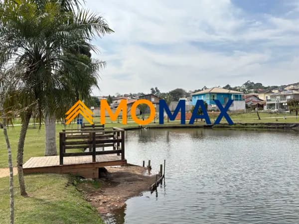 Terreno a Venda em Condomínio