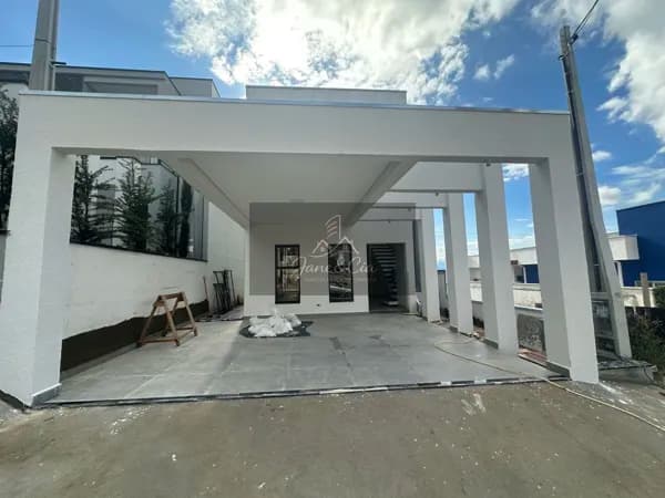 Sobrado com 03 dormitorios no condominio Recanto Tropical em Taubaté/SP