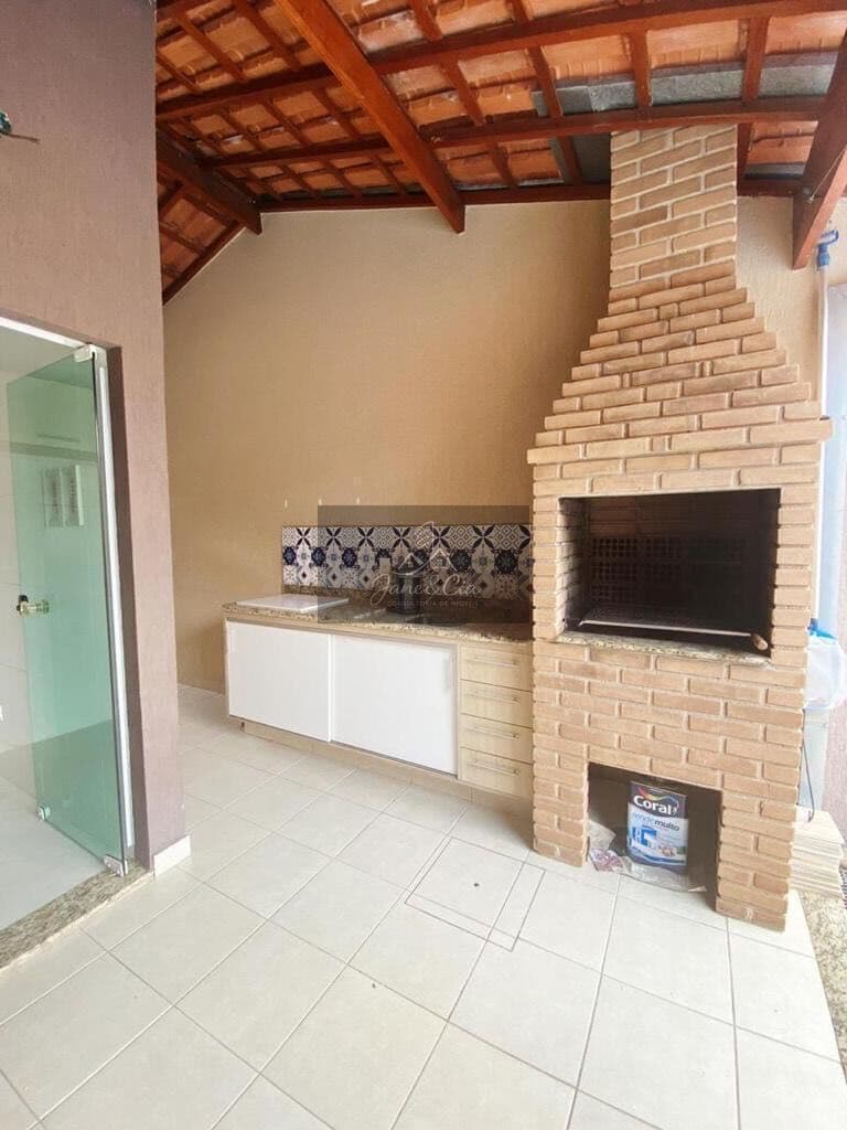 Casa térrea com 03 dormitórios em condomínio em Taubaté