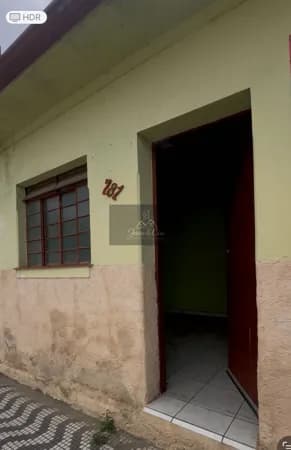 Casa Alvenaria com 235mts em Centro, Lorena/SP