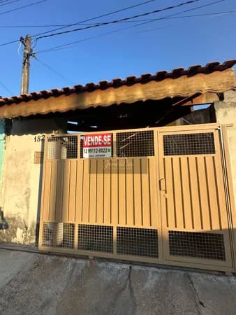 Casa com edicula ao lado do Sesc - Taubaté/SP