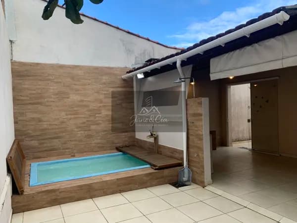Charmosa casa com 3 dormitorios no centro de Tremembé - SP