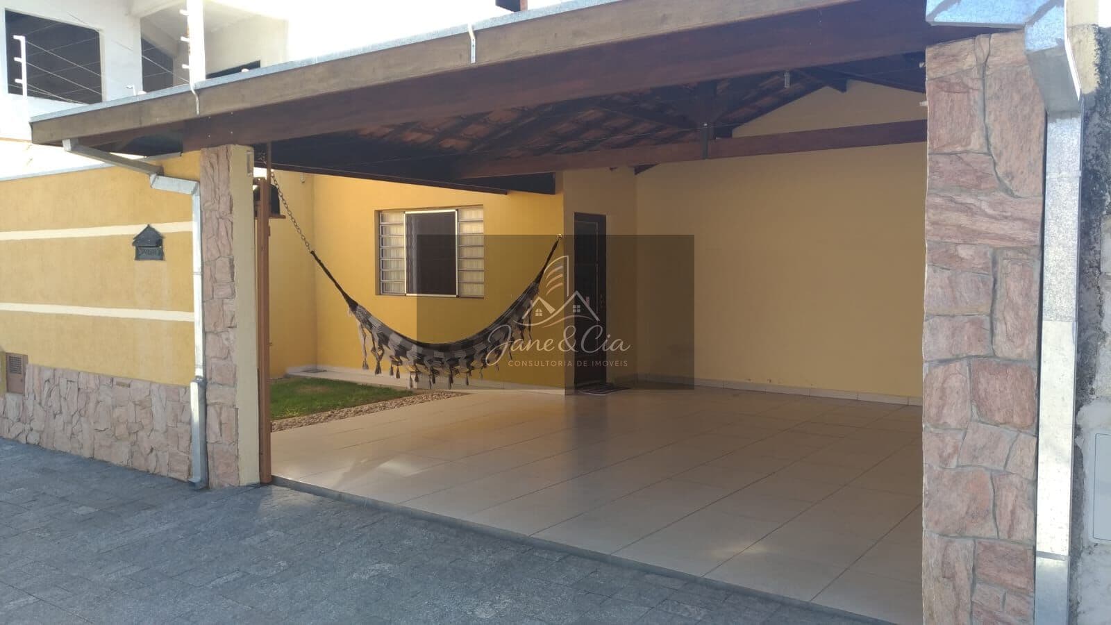 Linda Casa 2 Dormitórios 1 Suite com 250 M² em Tremembé, Interior de São Paulo.