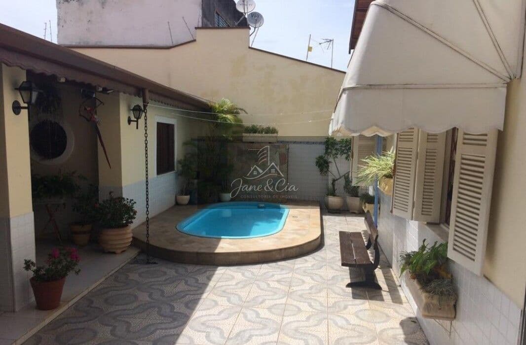 Casa em Vila Santa Isabel, Taubaté/SP