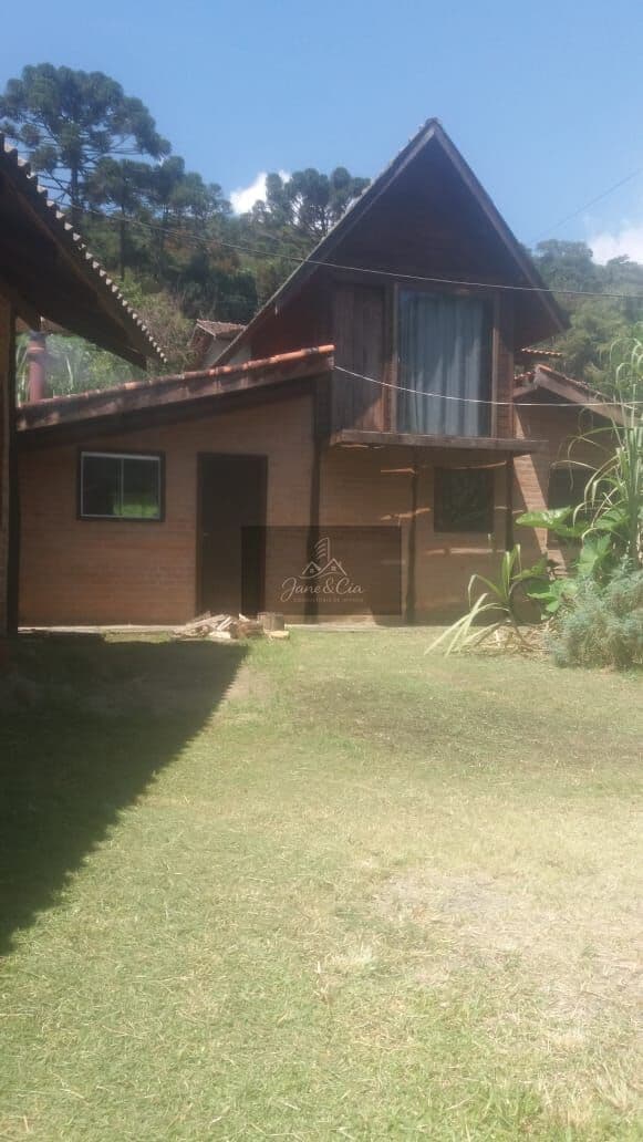 Oportunidade de Casa em Santo Antônio do Pinhal no Bairro Barreiro.