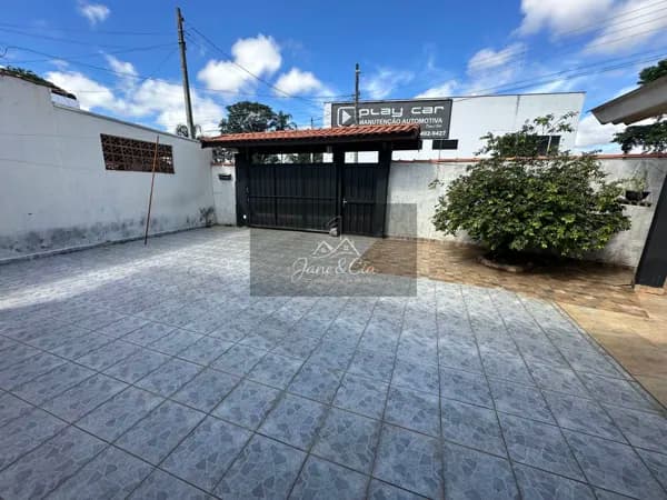 Casa + esicula com 300 m2 no Jardim Julieta, Taubaté/SP