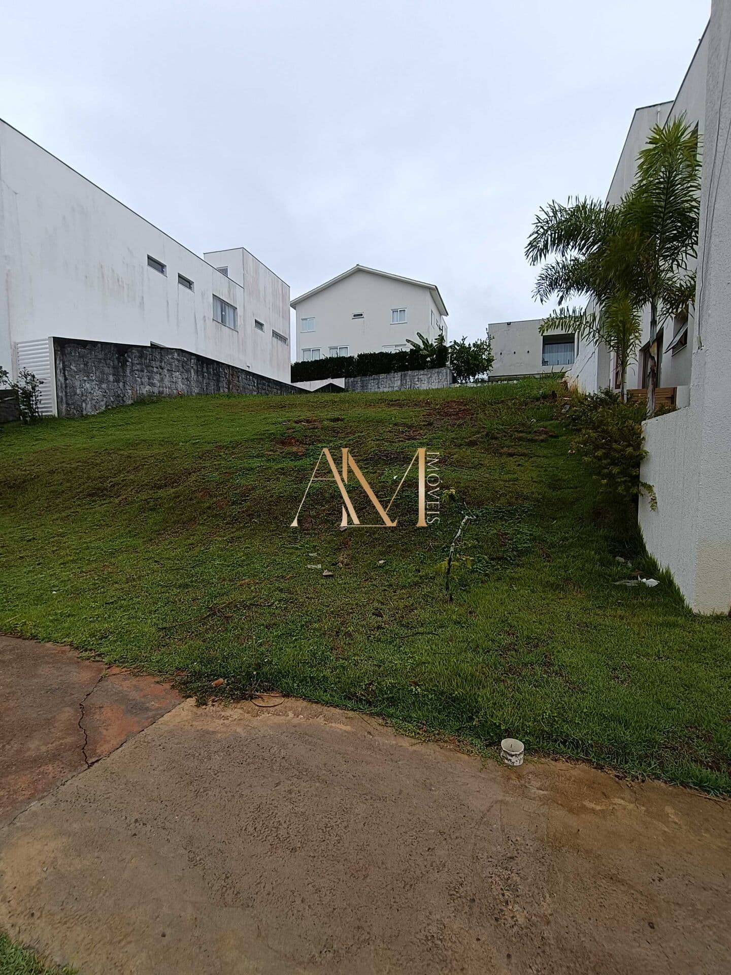EXCELENTE LOTE COM PROJETO APROVADO A VENDA NO ALPHAVILLE LITORAL NORTE 2
