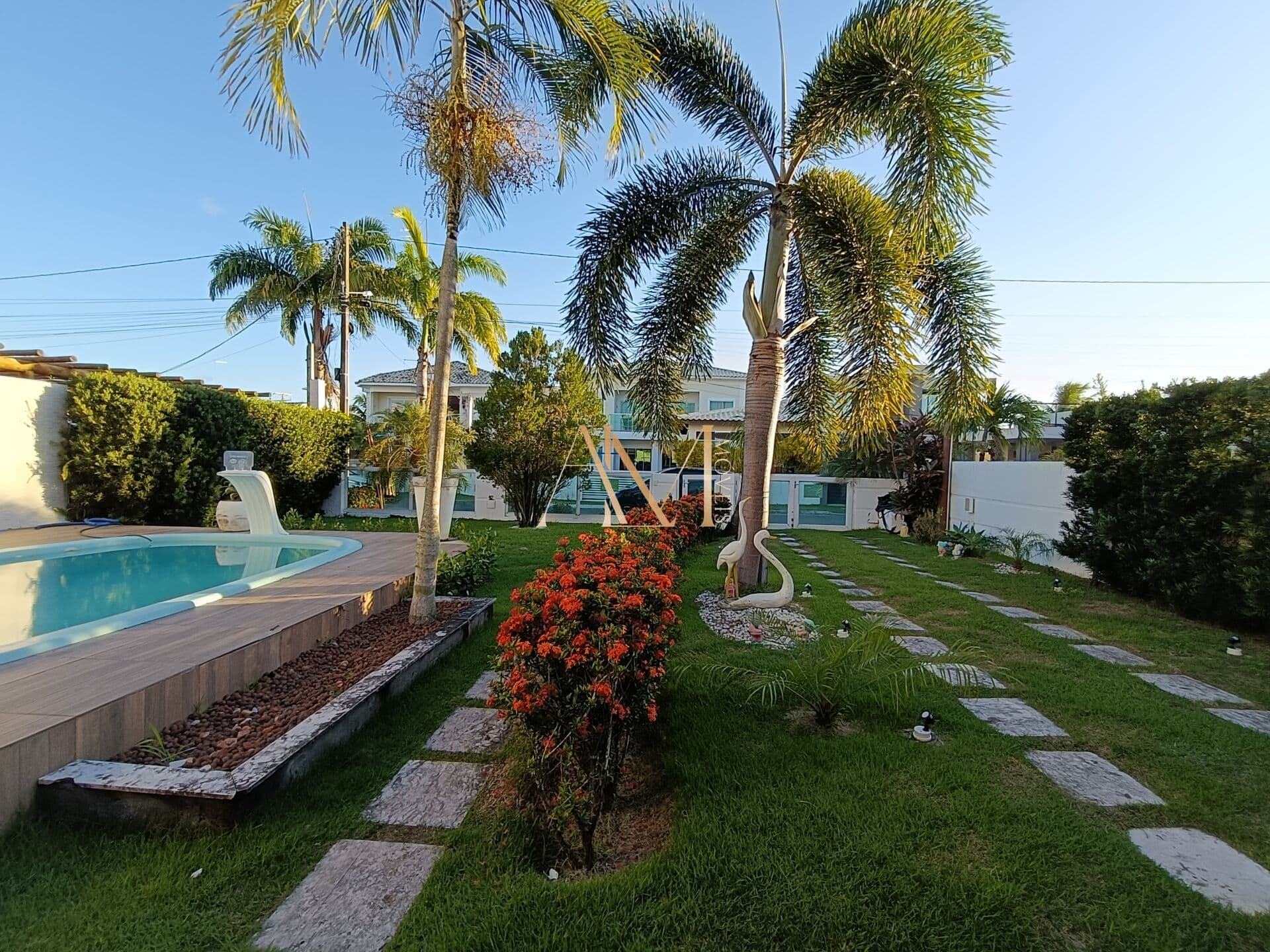 OPORTUNIDADE!!LINDA CASA REFORMADA E MOBILIADA EM VILAS DO JACUÍPE!!!