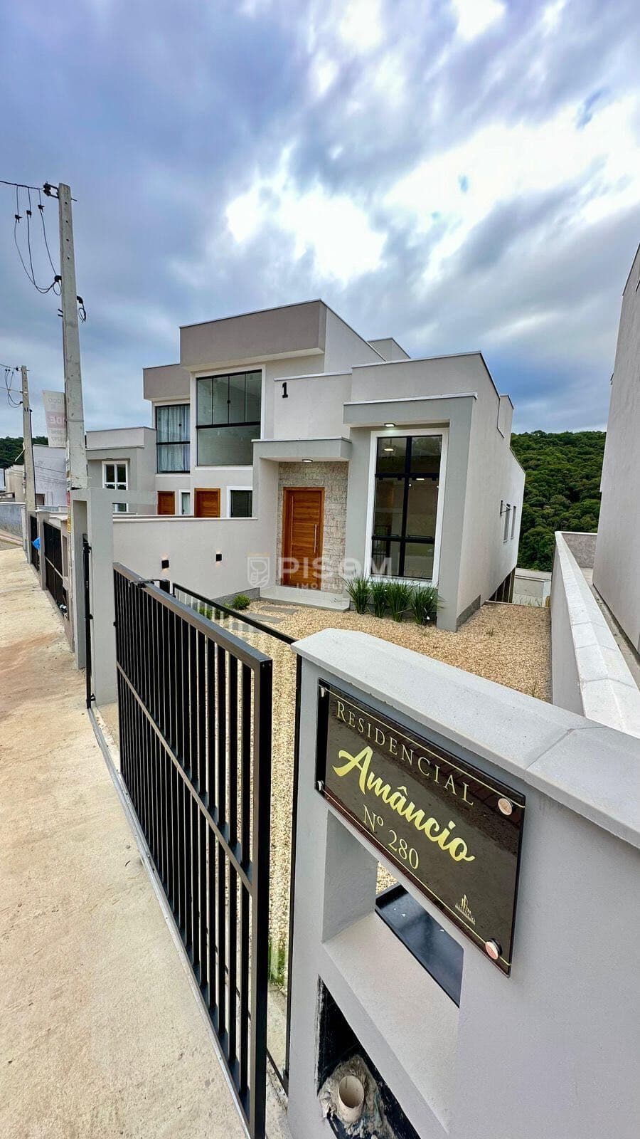 Casa solta com 3 quartos na limeira - Brusque