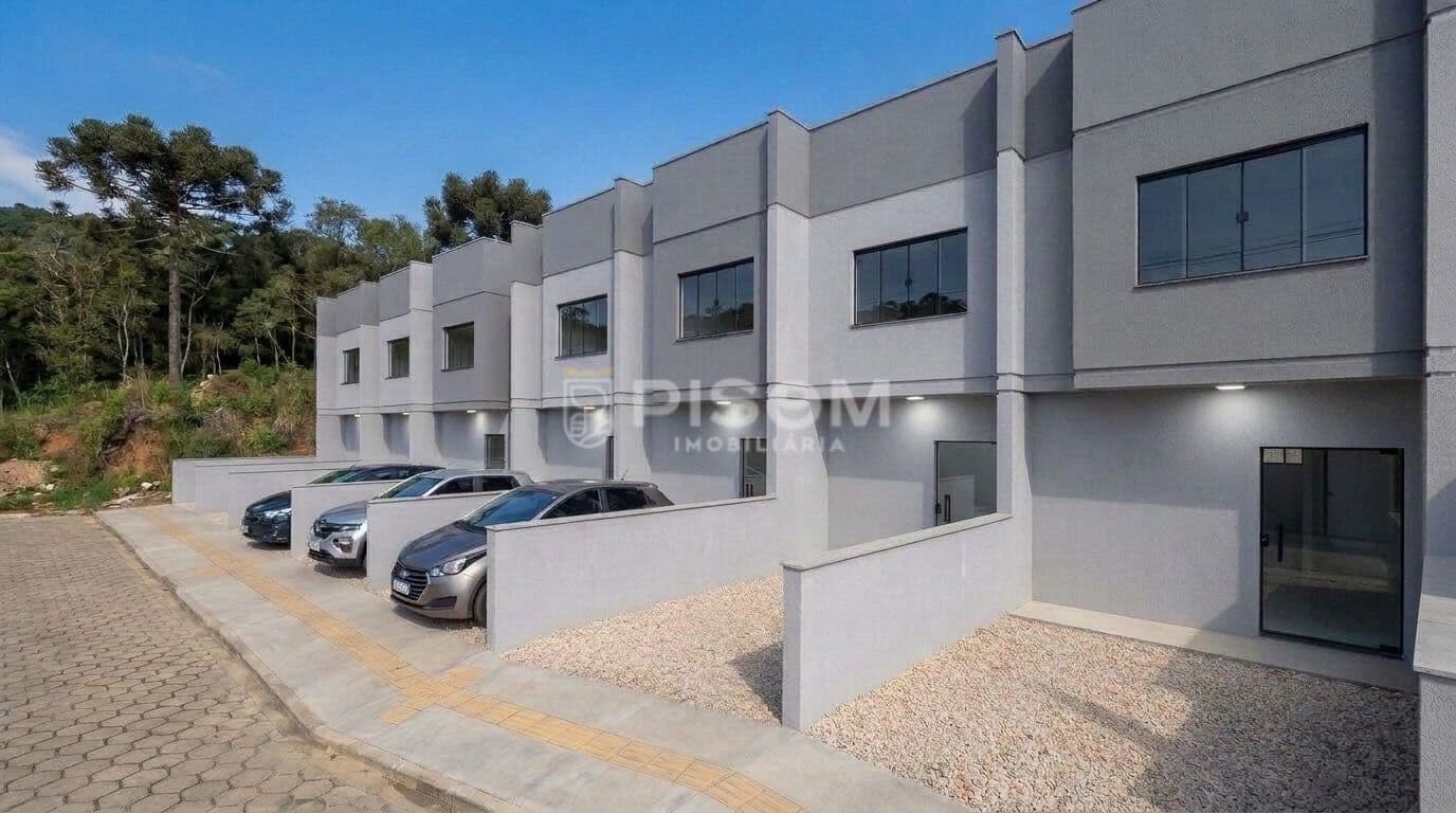 SOBRADOS NA PLANTA A 3 MINUTOS DO CENTRO DA CIDADE
