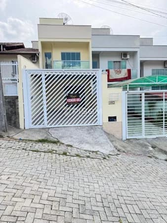 SOBRADO COM PISCINA NO TOMAZ COELHO