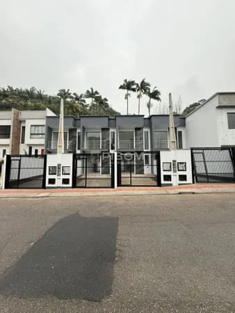 SOBRADOS A VENDA MUITO BEM LOCALIZADOS