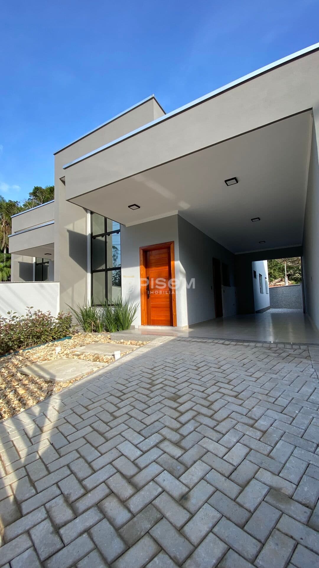 Belíssima Casa a venda