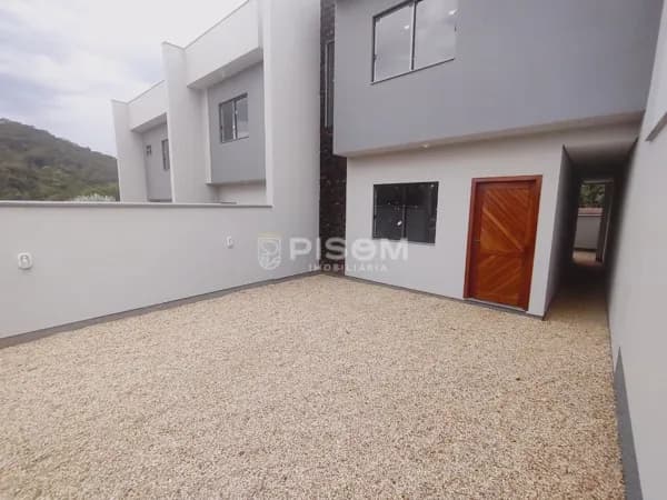 CASA SENDO 1 SUÍTE + 2 QUARTOS - DE PURO CONFORTO EXCELENTE LOCALIZAÇÃO
