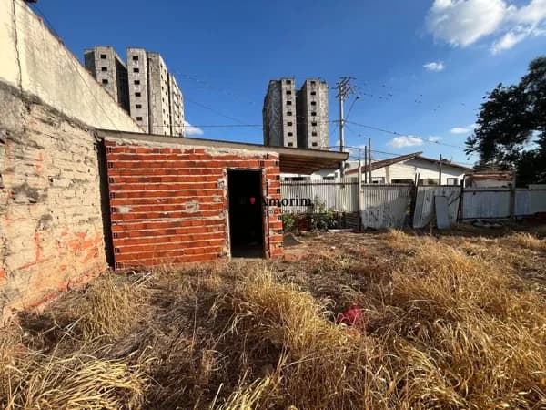 Terreno plano, no coração da cidade, com 1014 metros