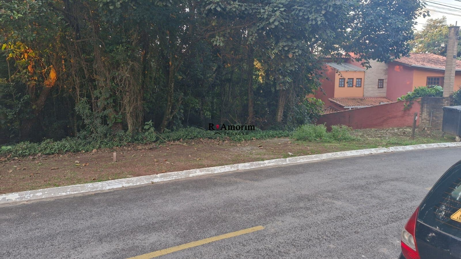 Terreno plano a venda com 510 metros em Barueri/SP, dentro de condominio fechado