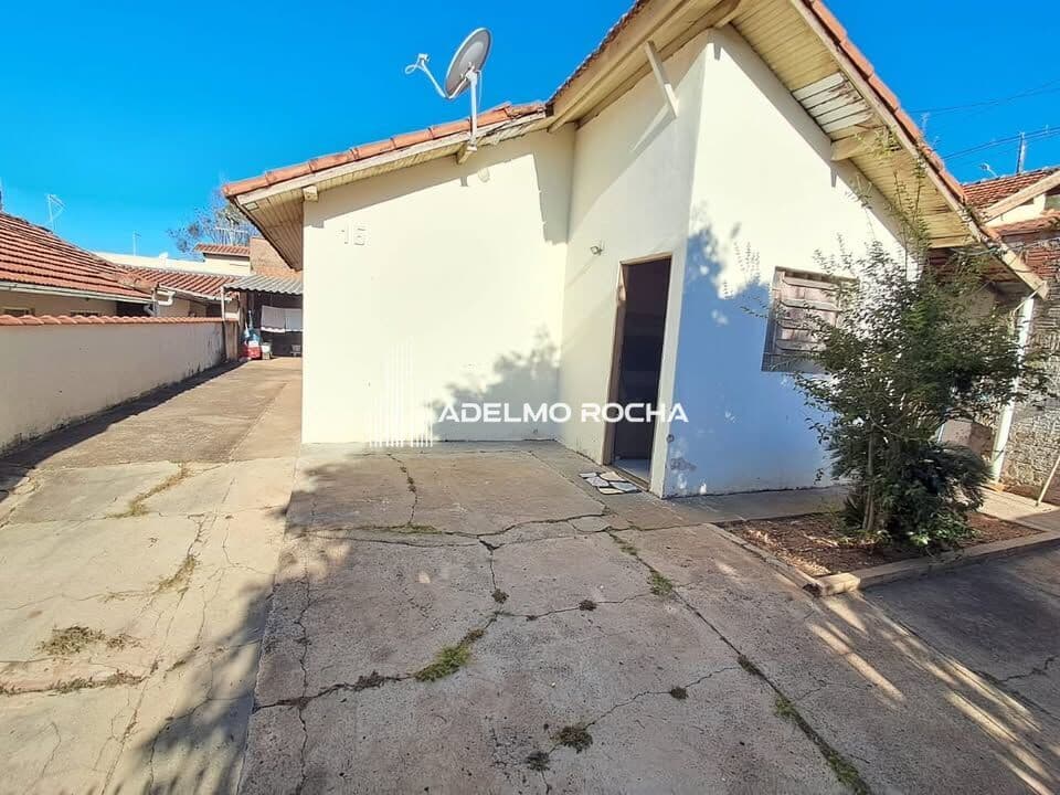 Casa em Conjunto Habitacional Garça I, Garça/SP