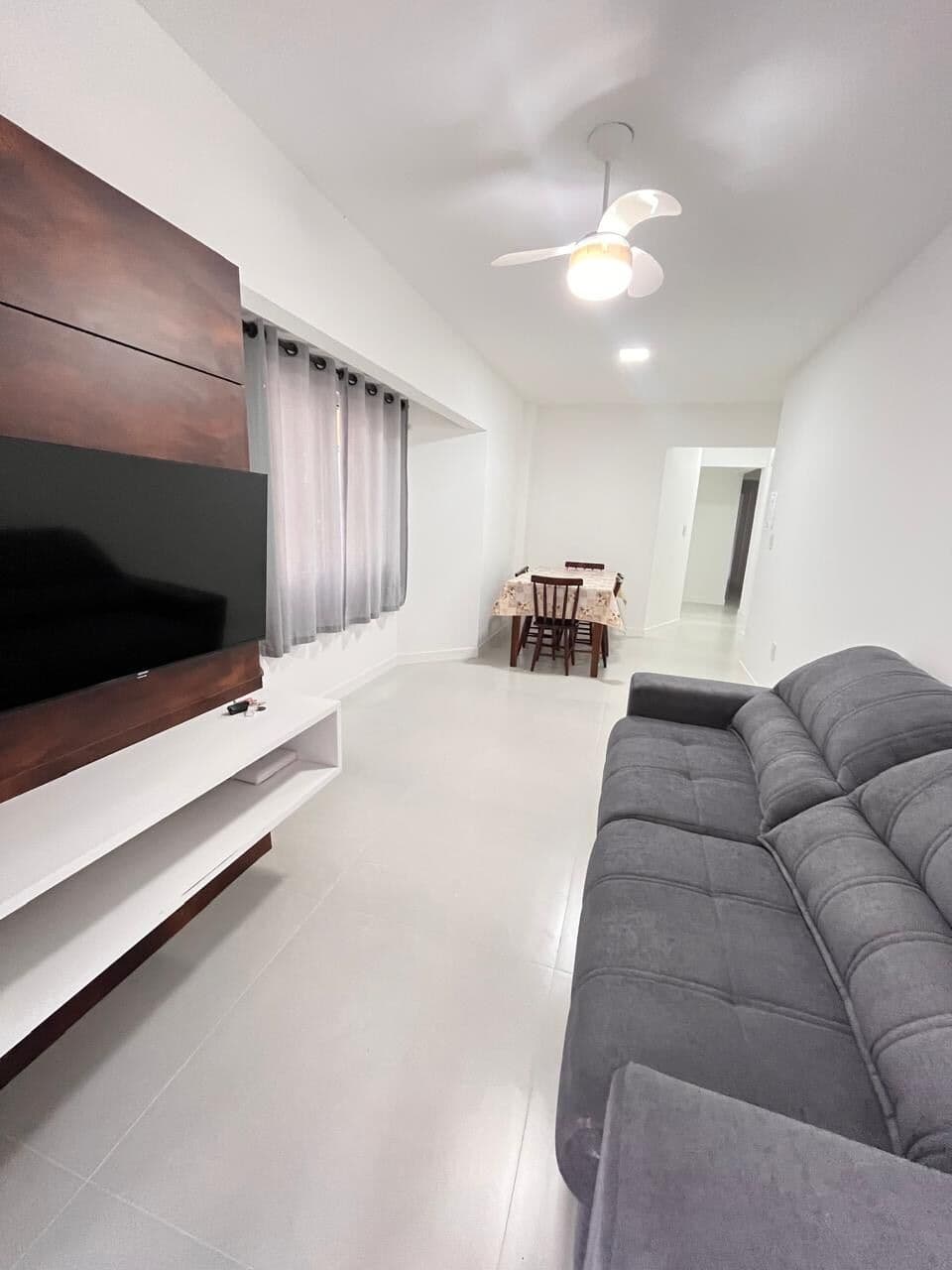 Apartamento Padrão para Aluguel em Meia Praia Itapema-SC