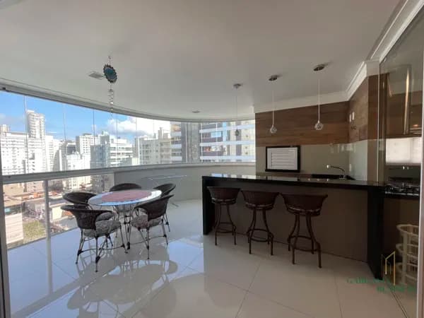 Apartamento em Itapema - Meia Praia