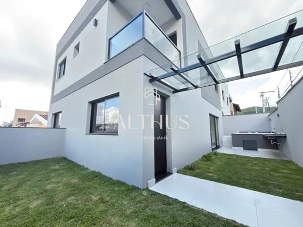 Casa em Poços de Caldas - Jardim Campos Elísios