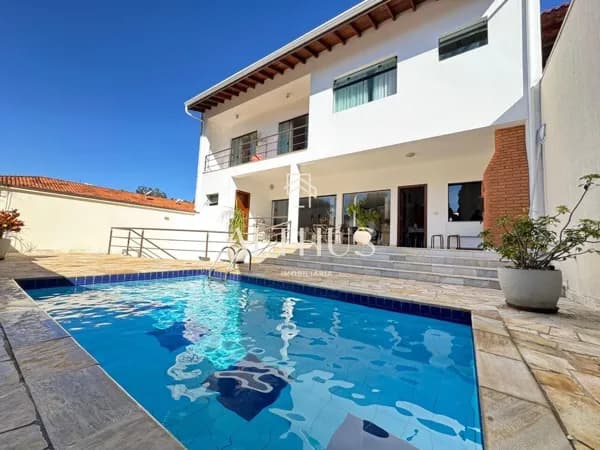 Casa em Poços de Caldas - Residencial Paineiras