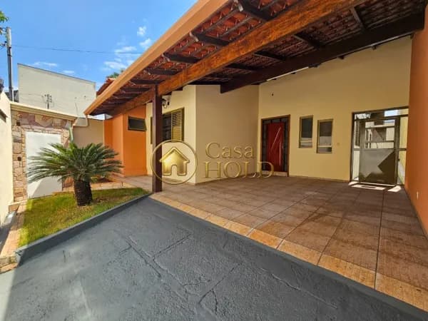 Casa no Jardim Brasília com 3 dormitórios sendo 1 suíte