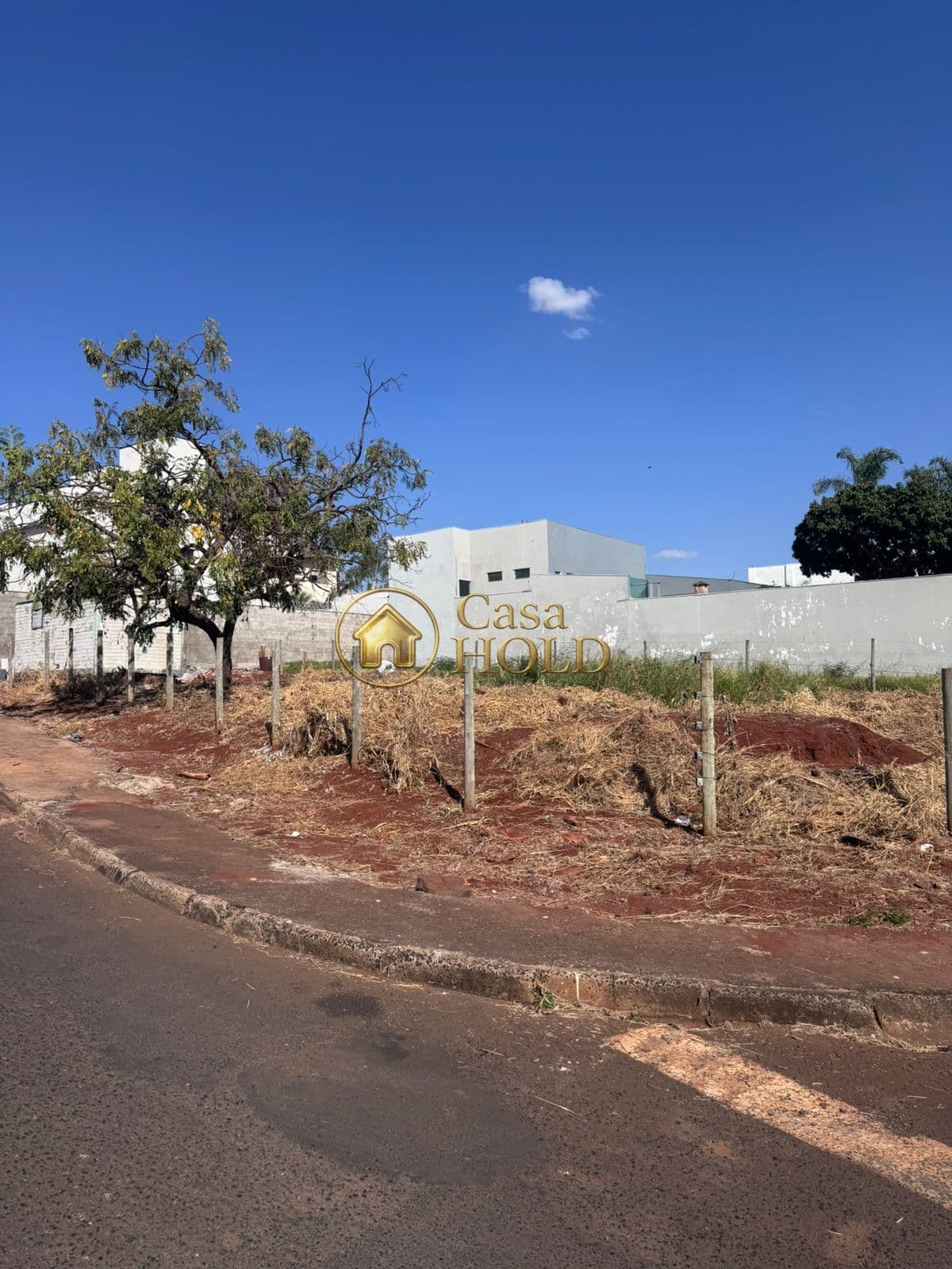 Terreno Comercial de Esquina no Morada da Colina