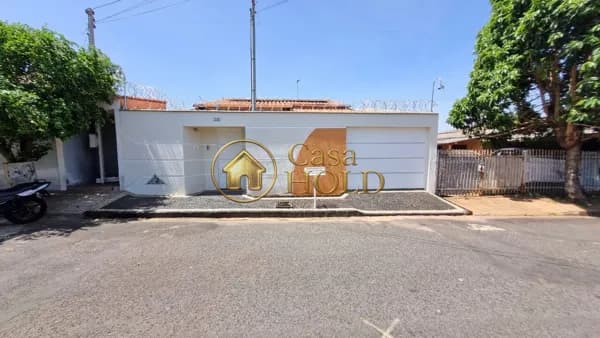 Casa no Bairro São Jorge com 3 quartos